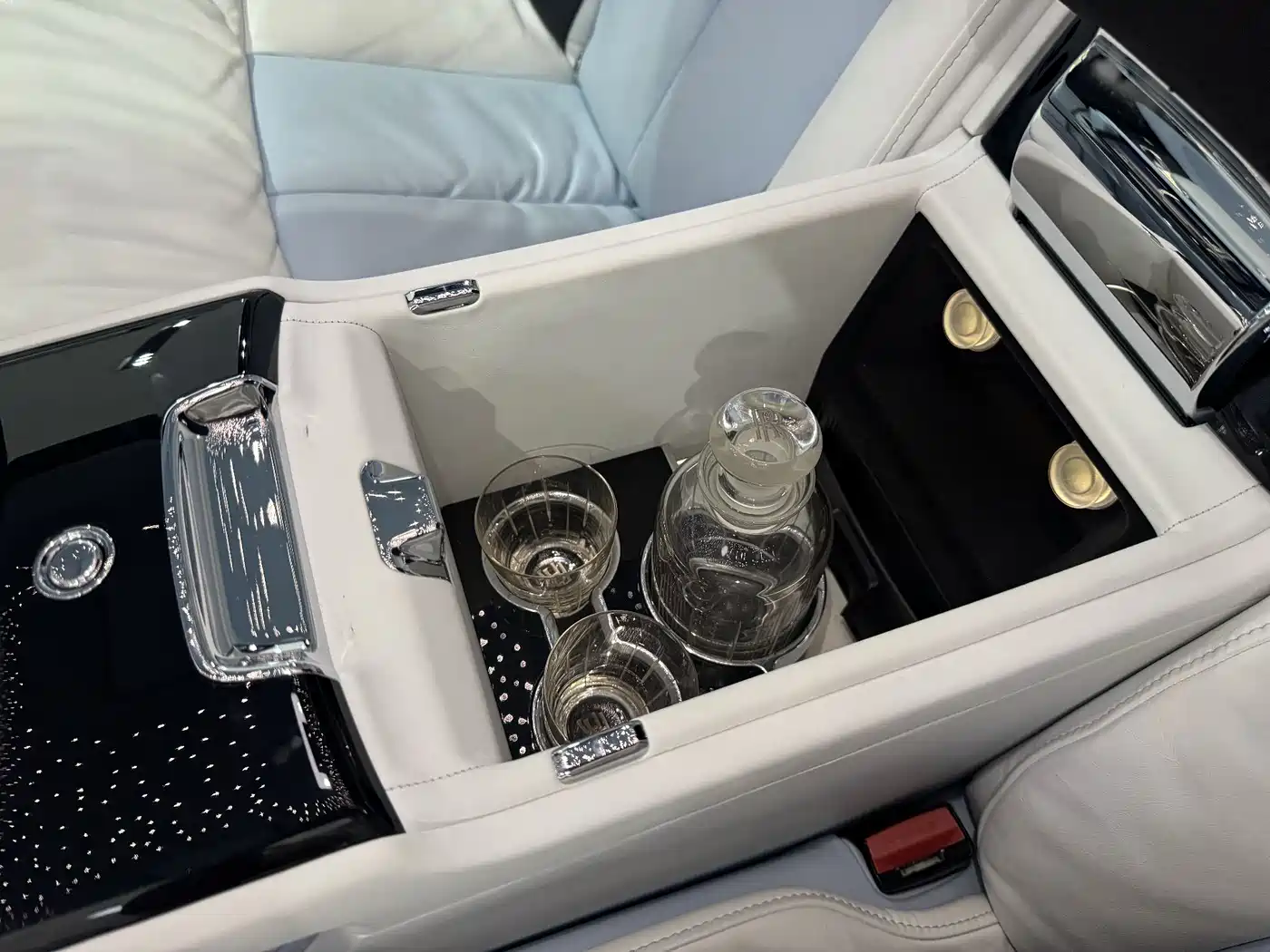 Rolls-Royce Phantom 2021 2018 6.7T Long Wheelbase Version