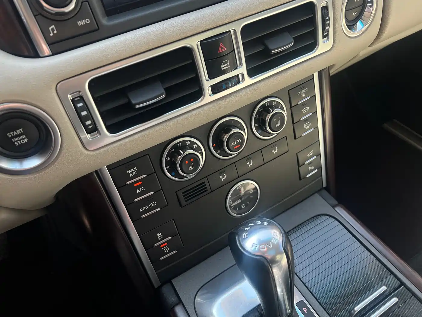 Land Rover Range Rover 2012 5.0 NA V8 фото 18
