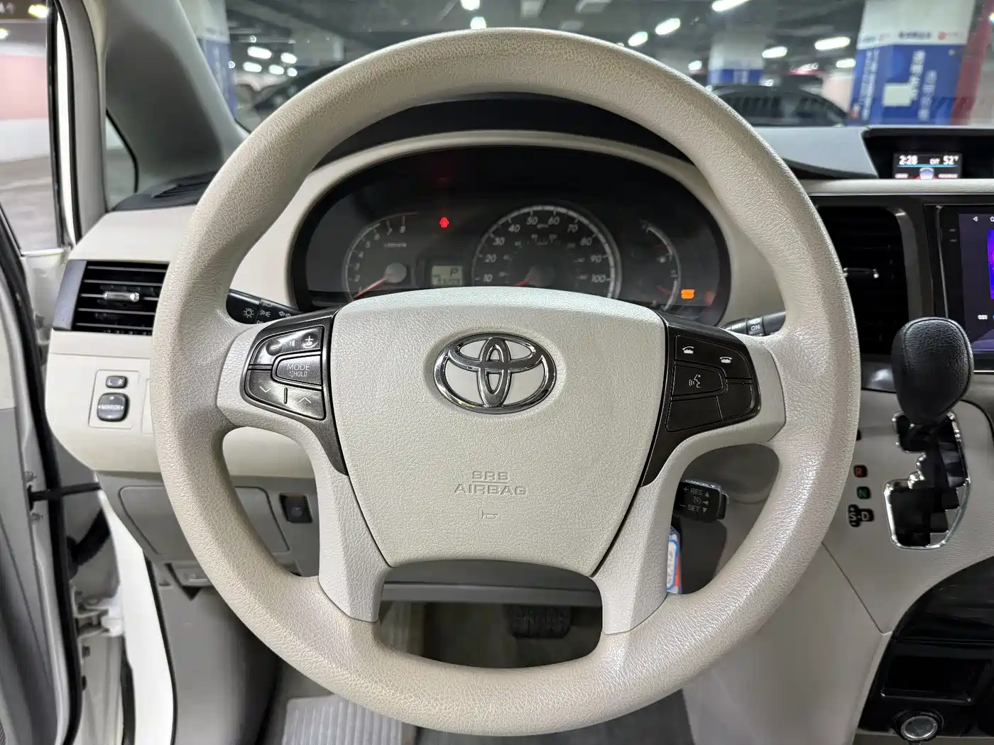 Toyota Sienna 2015 3.5L 2WD LE фото 42