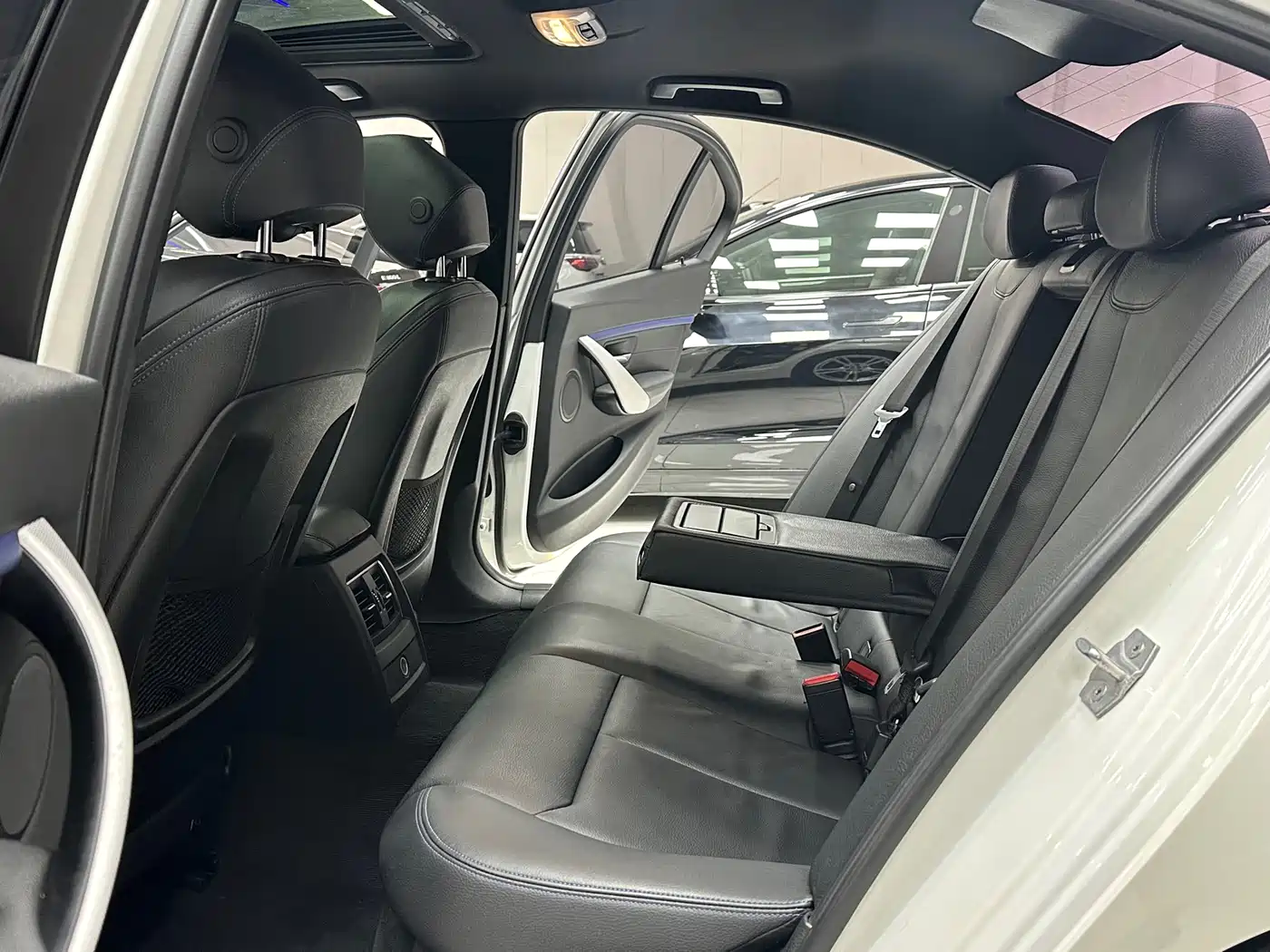 BMW 3 Series 2018 320i M Sport Package фото 15