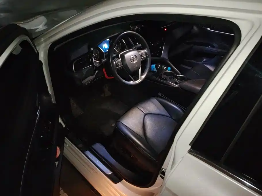 Toyota Camry 2024 2023 2.0G Luxury Edition