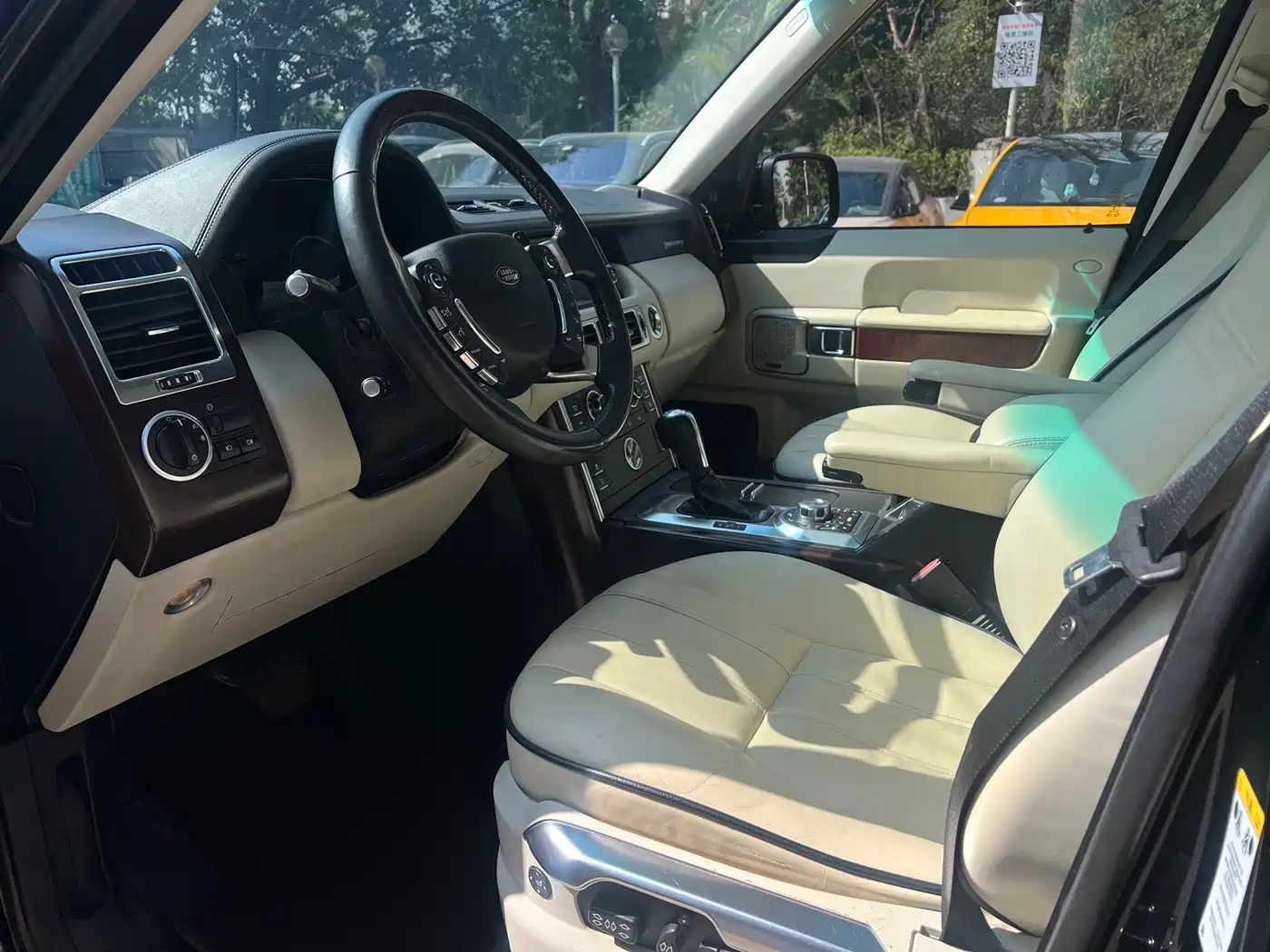 Land Rover Range Rover 2012 5.0 NA V8 фото 4