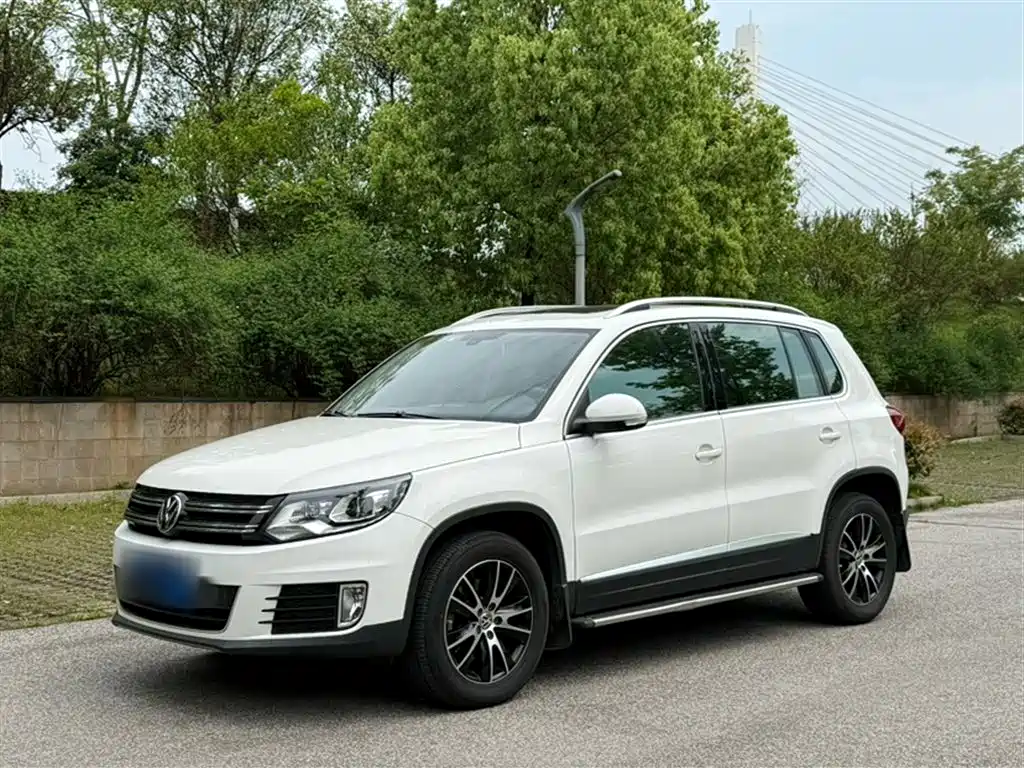 Volkswagen Tiguan 2015 1.8TSI Automatic 2WD Highline фото 2