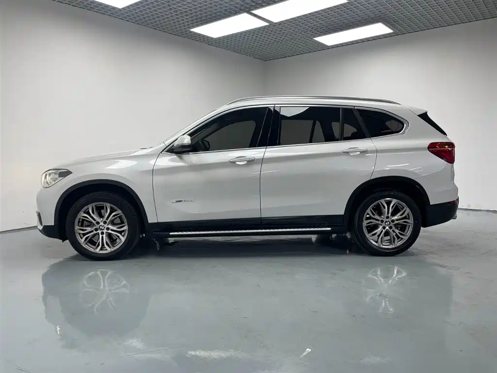 BMW X1 2018 sDrive20Li Leading Model фото 7