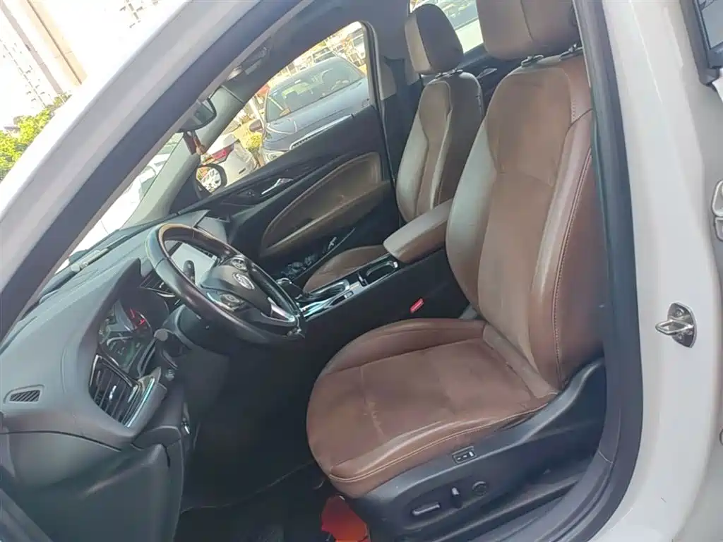 Buick Regal 2017 28T Premium Type фото 11