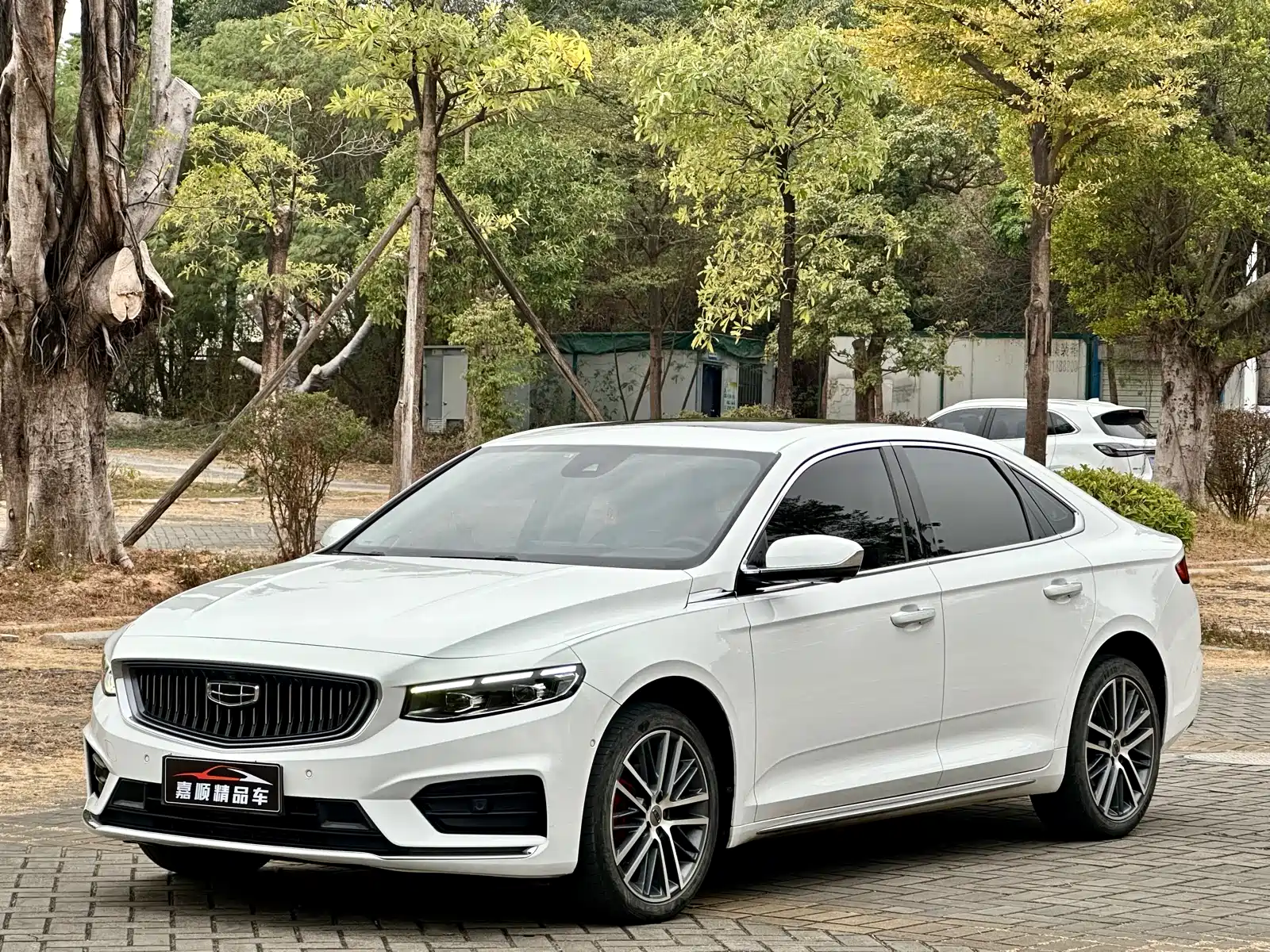 Фото 1 - Geely Preface