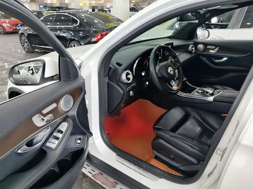Mercedes-Benz GLC 2018 GLC 300 4MATIC Dynamic фото 16
