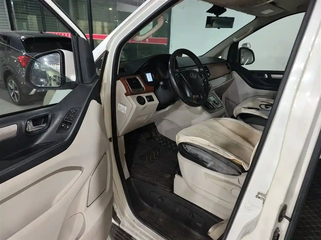 SAIC Maxus Maxus G10 2014 Model Year 2.0T Auto Luxury фото 14