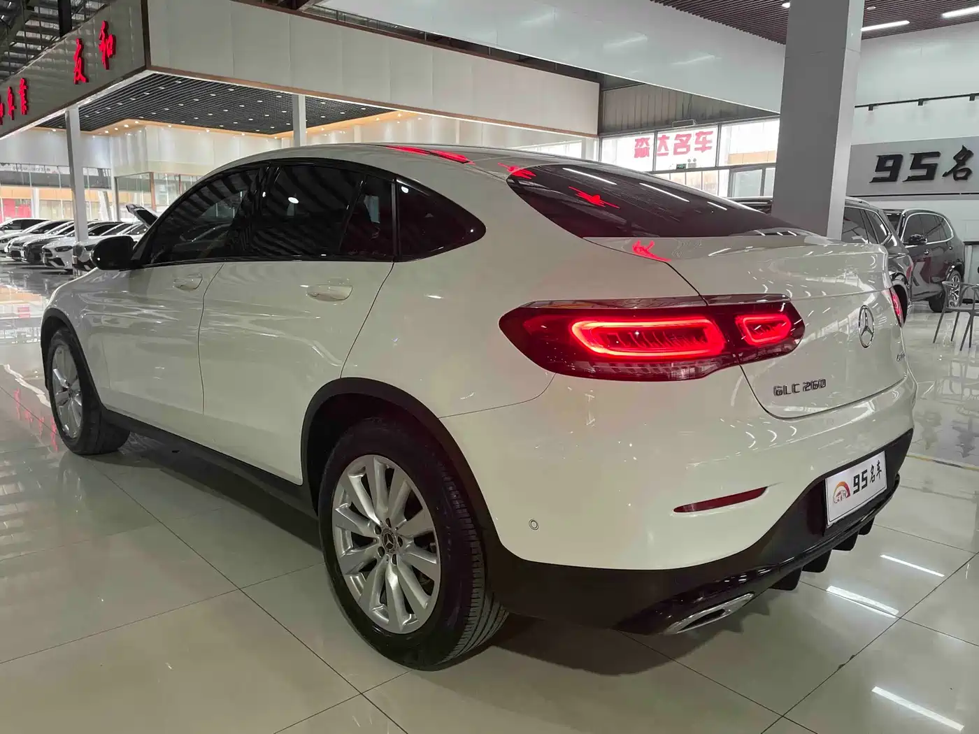 Mercedes-Benz GLC Coupe 2020 GLC 260 4MATIC Coupe SUV фото 6