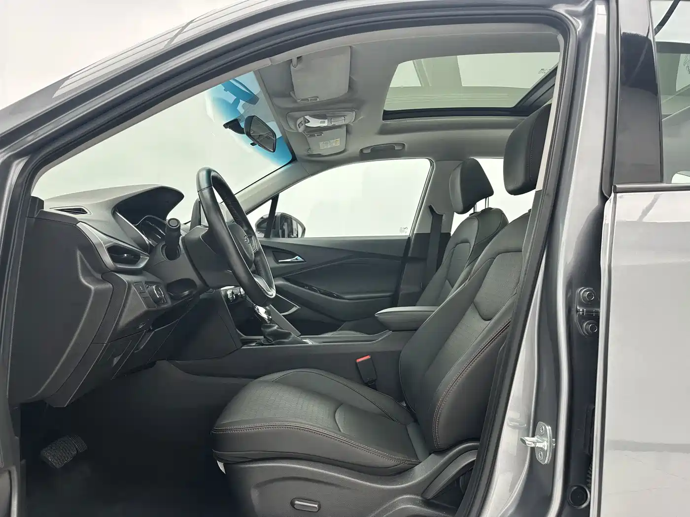 Chevrolet Volando 2023 2020 Mild Hybrid Redline 530T Automatic Premium Edition (5+2 seater)