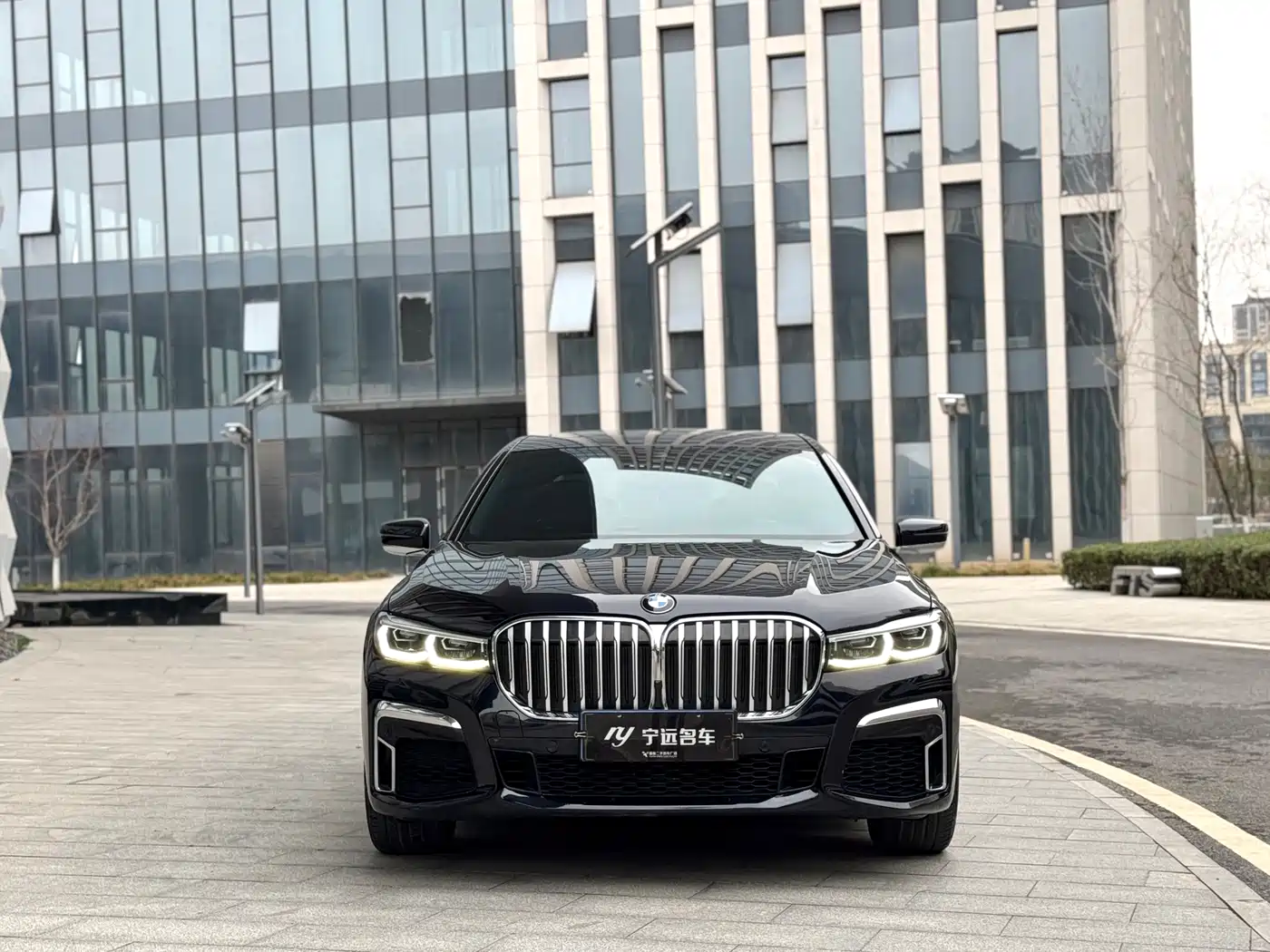 BMW 7 Series 2019 Facelift 740Li Leading M Sport Package фото 2