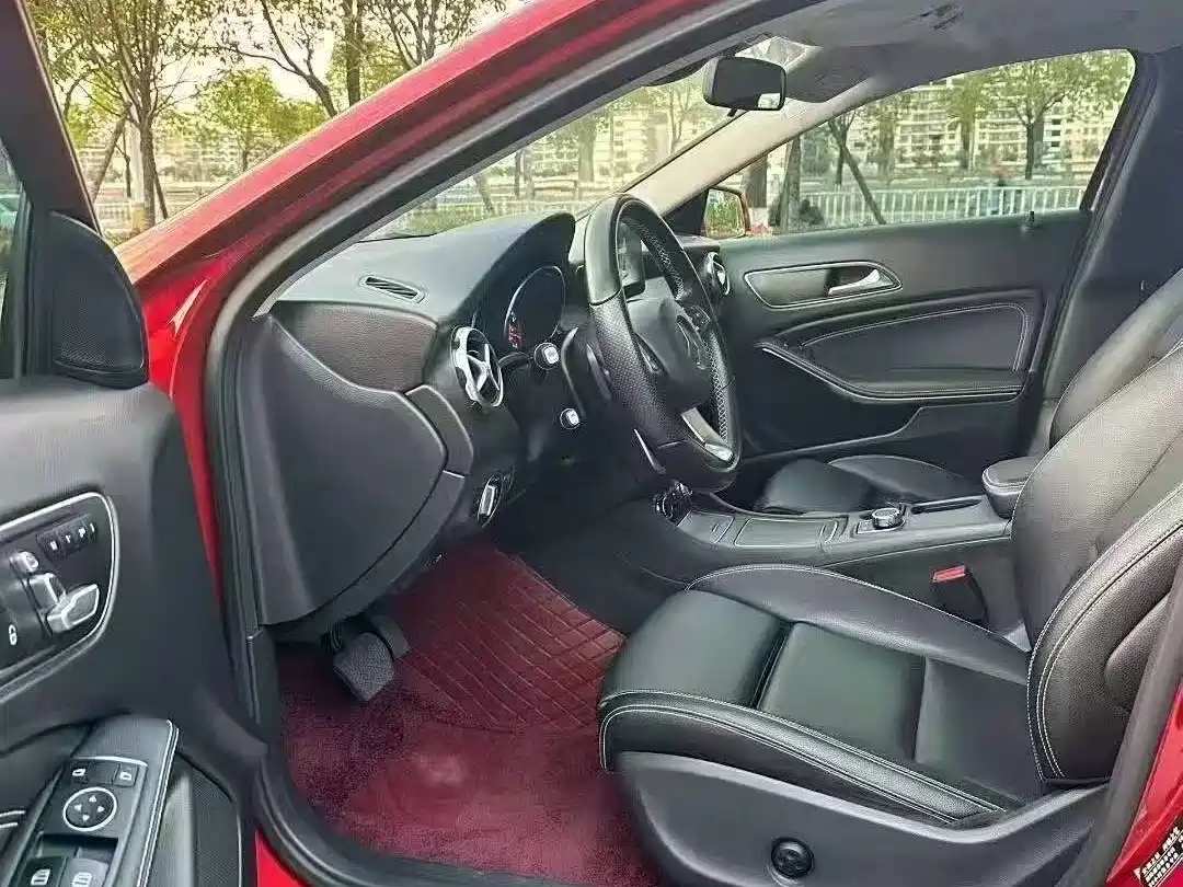 Mercedes-Benz GLA 2017 GLA 200 Fashion фото 4