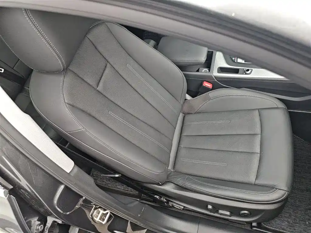 Audi A4L 2020 40 TFSI Fashion Elegance фото 25