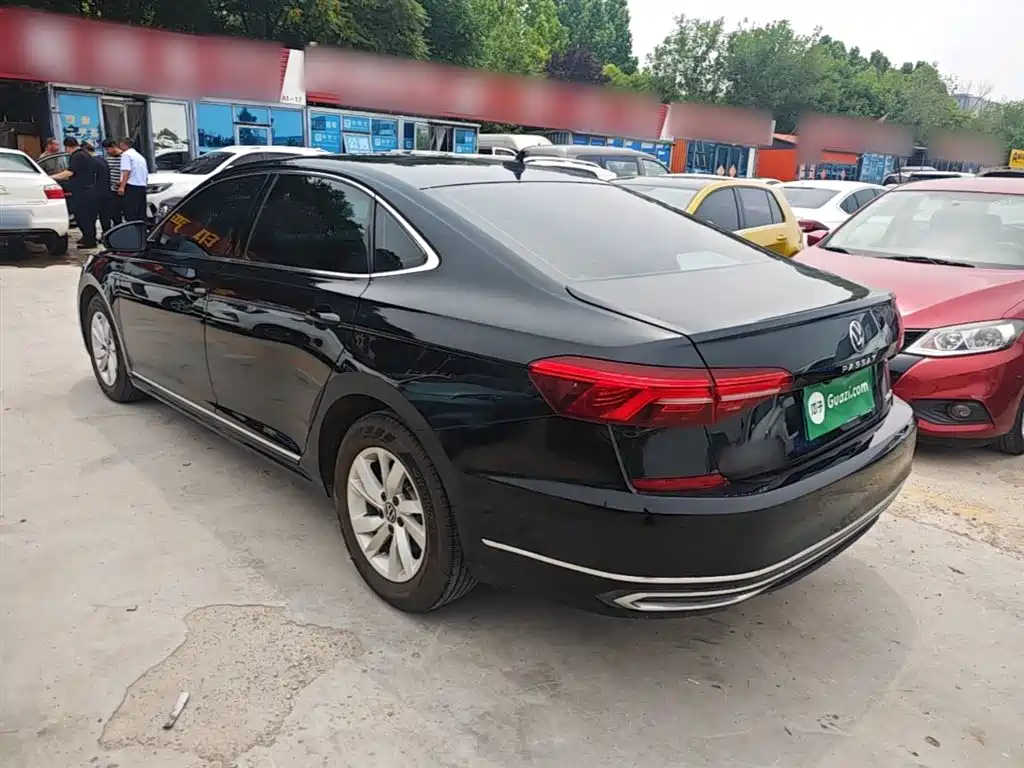 VOLKSWAGEN PASSAT