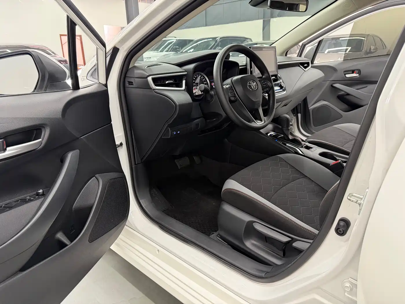 Toyota Corolla 2023 1.2T Elite Edition фото 12