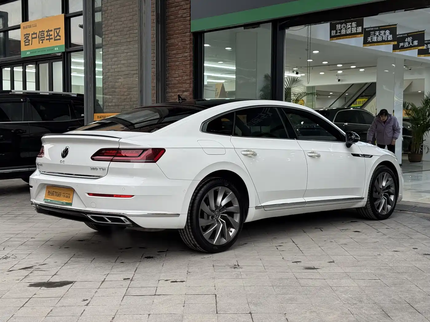 Volkswagen FAW-Volkswagen CC 2023 380TSI Eye-catching Edition фото 7