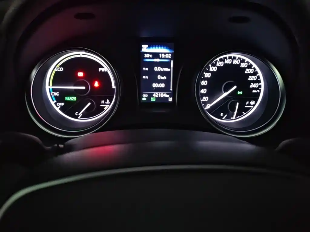 Toyota Camry 2021 Hybrid 2.5HGVP Leading Edition фото 12