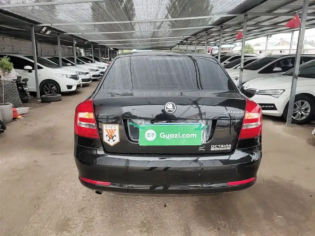 Škoda Octavia 2014 1.6L Manual Elegance Edition фото 6
