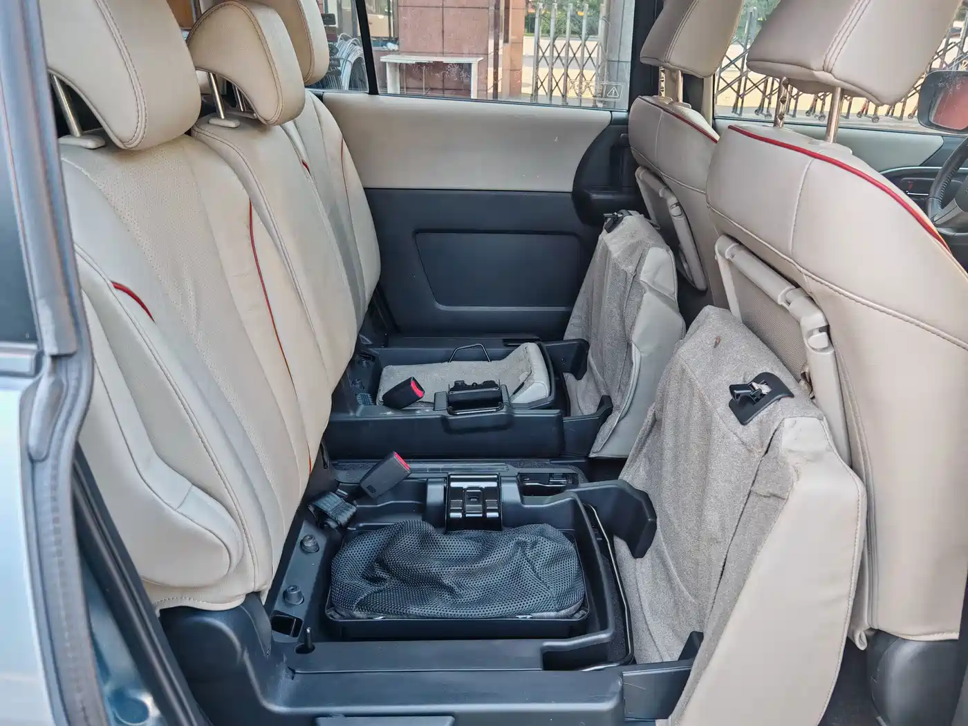 Mazda Mazda5 2011 2011 2.0L Automatic Luxury