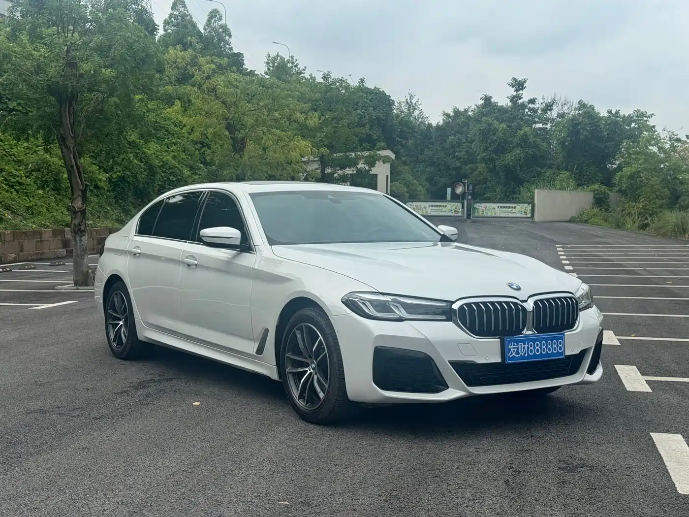 BMW 5 Series 2022 525Li M Sport Package фото 3