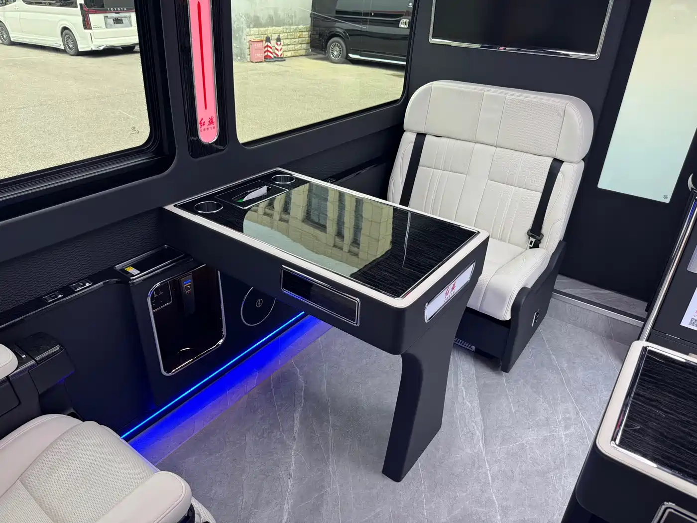 Hongqi Guoyue 2024 3.0T Flagship Edition 17-seater фото 31