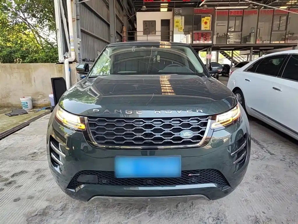 Land Rover Range Rover Evoque 2022 Range Rover Evoque L 249PS R-Dynamic Luxury Edition фото 3
