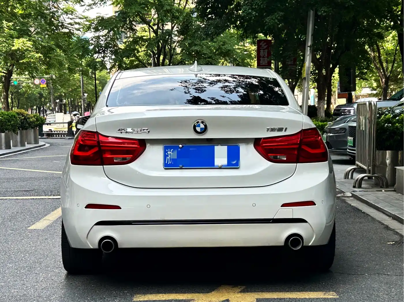 BMW 1 Series 2017 125i Sport фото 5