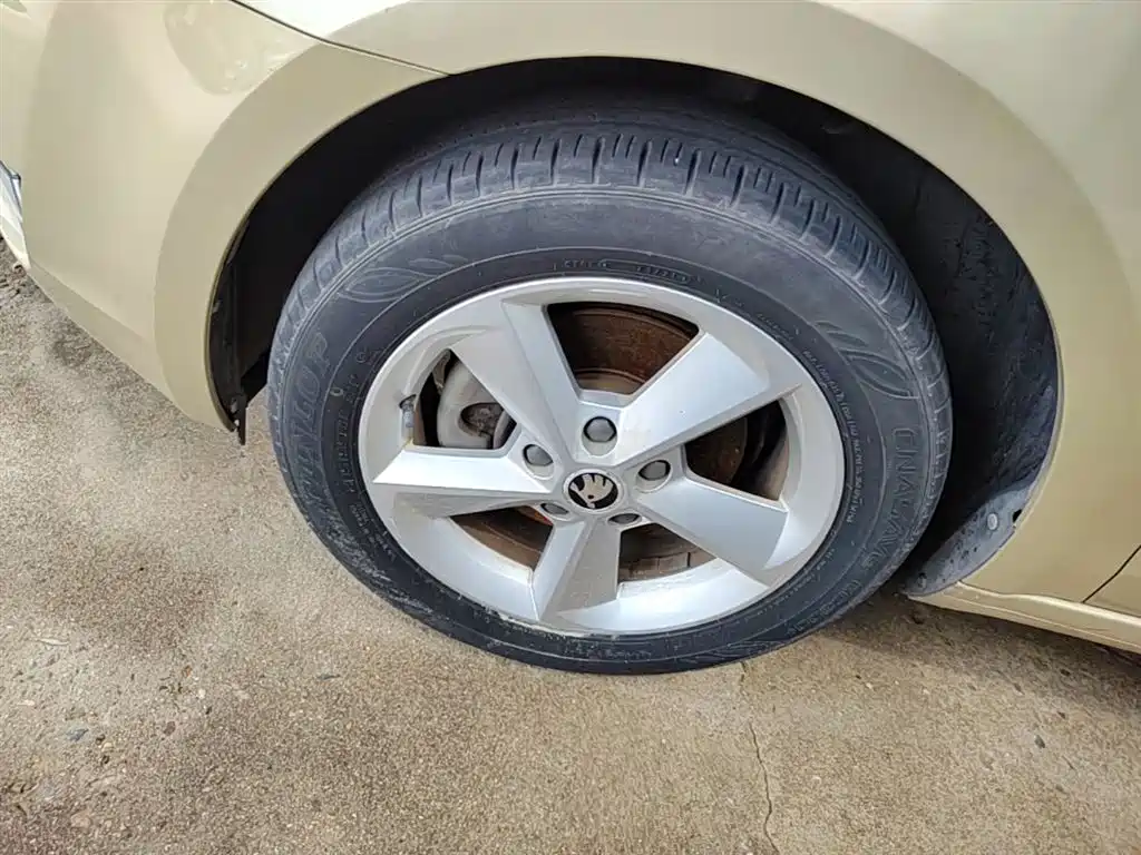 Škoda Octavia 2015 1.6L Automatic逸杰版 фото 23