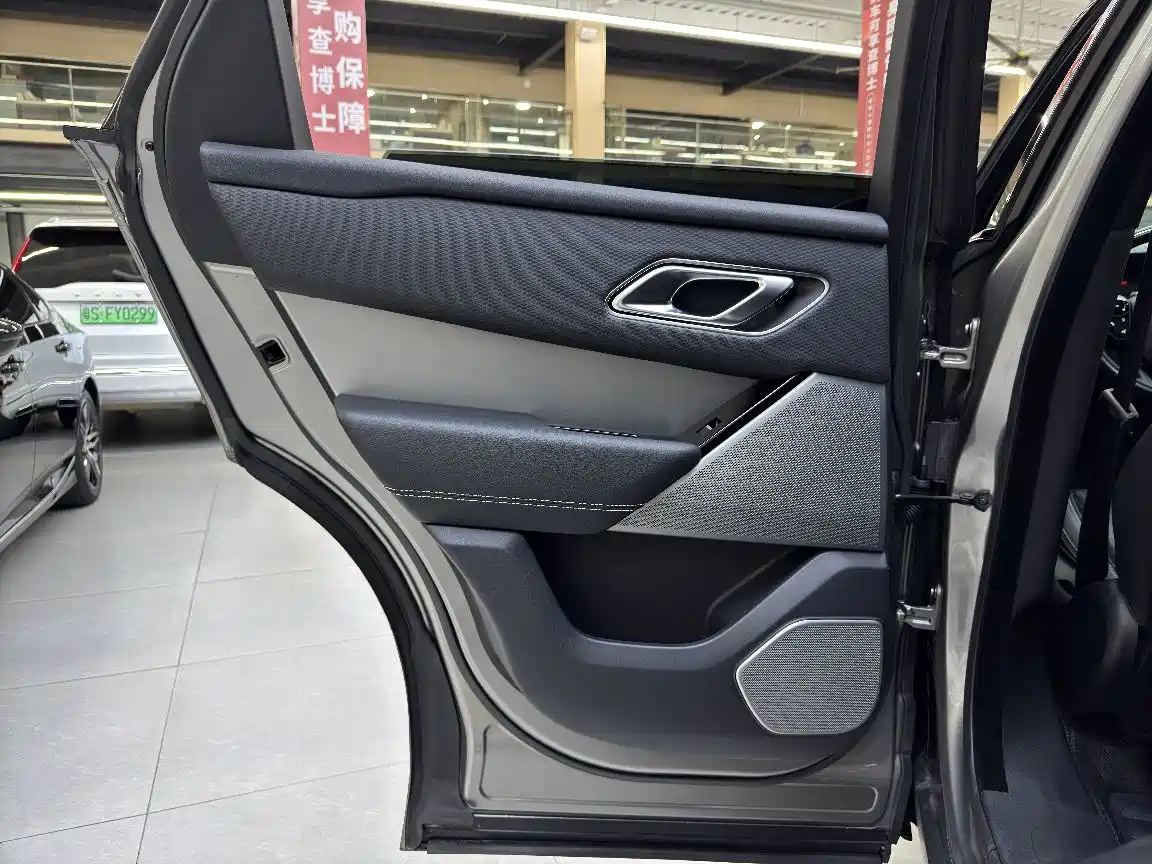 Фото 7 - Land Rover Range Rover Velar