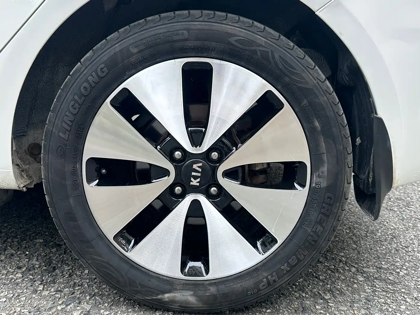 Kia K2 2013 2012 Hatchback 1.6L AT Premium