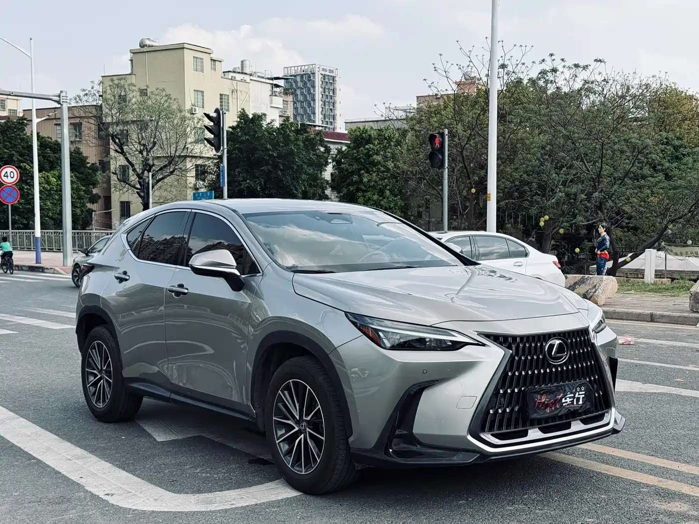Lexus NX 2023 350h FWD Dynamic Edition фото 3