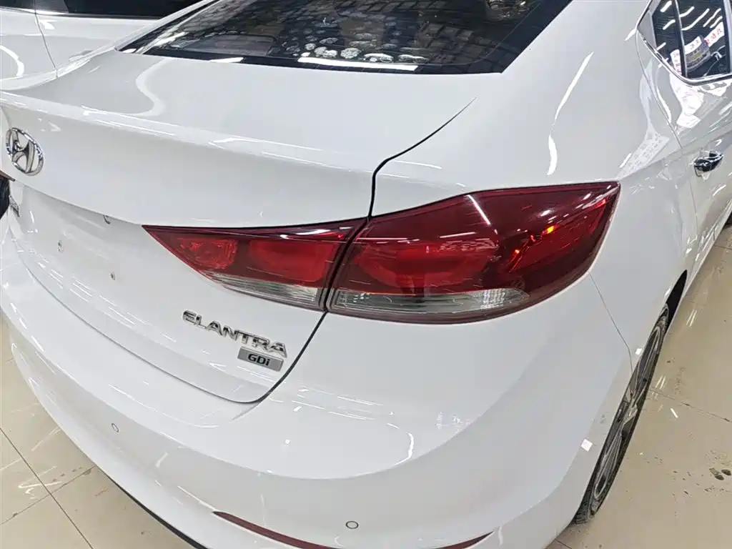 Hyundai Elantra 2016 Model 1.6L Automatic Smart Elite фото 8