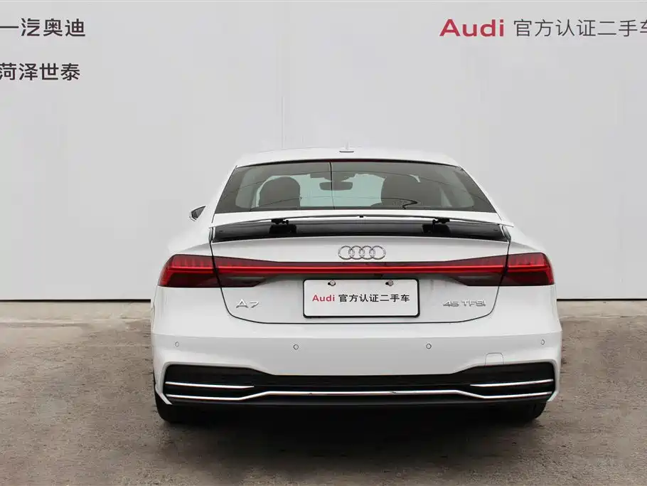 Audi A7 2023 Model 45 TFSI Premium Selection Edition фото 5