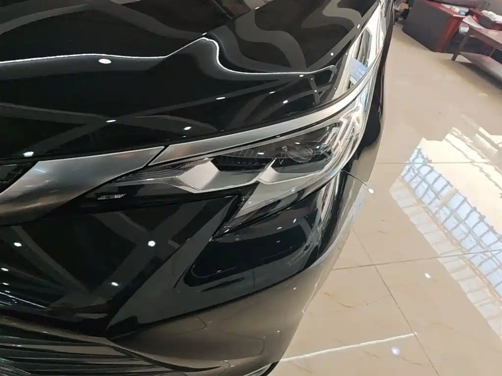 Toyota Sienna 2021 2.5L Hybrid Premium Edition фото 24