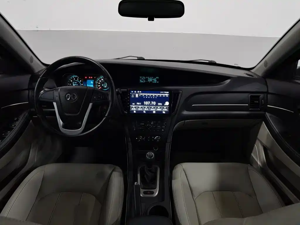 BAIC Senova D50 2015 2015 1.5L Manual Comfort Value Navigation Edition