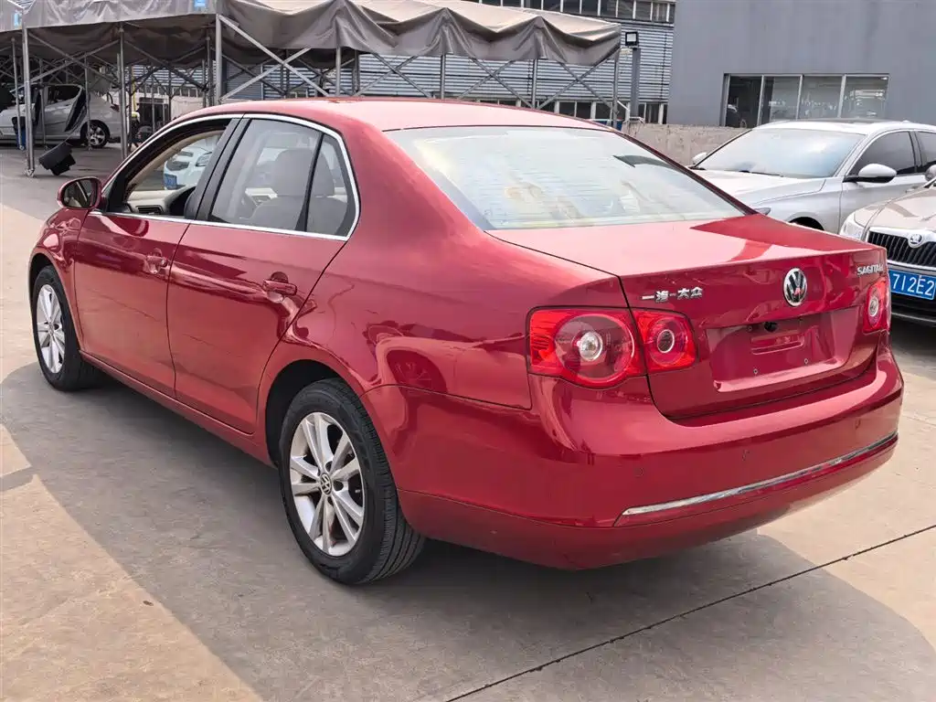 Volkswagen Sagitar 2011 1.6L Auto Comfort фото 6