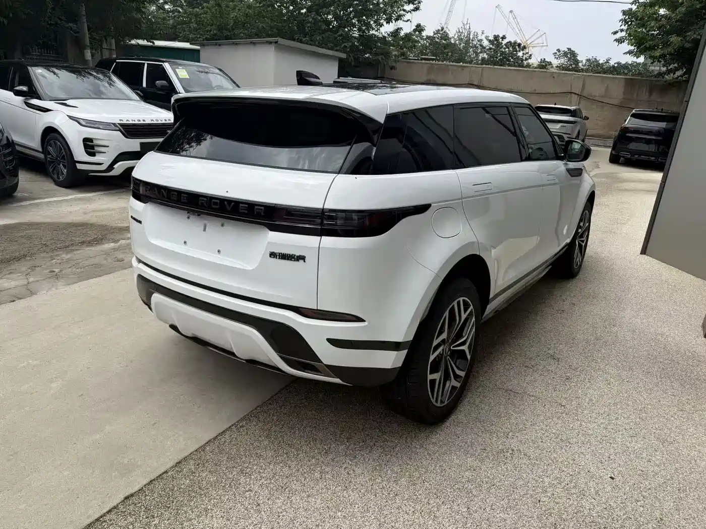 Land Rover Range Rover Evoque 2026 Range Rover Evoque L SE фото 7