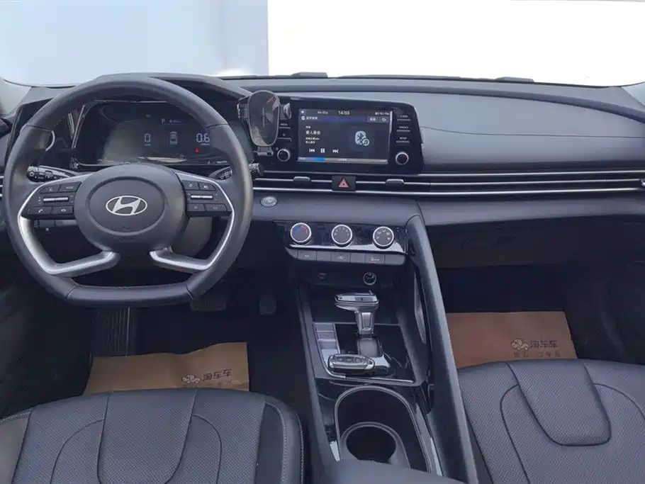Hyundai Elantra 2023 1.5L CVT GLX Elite Edition фото 12
