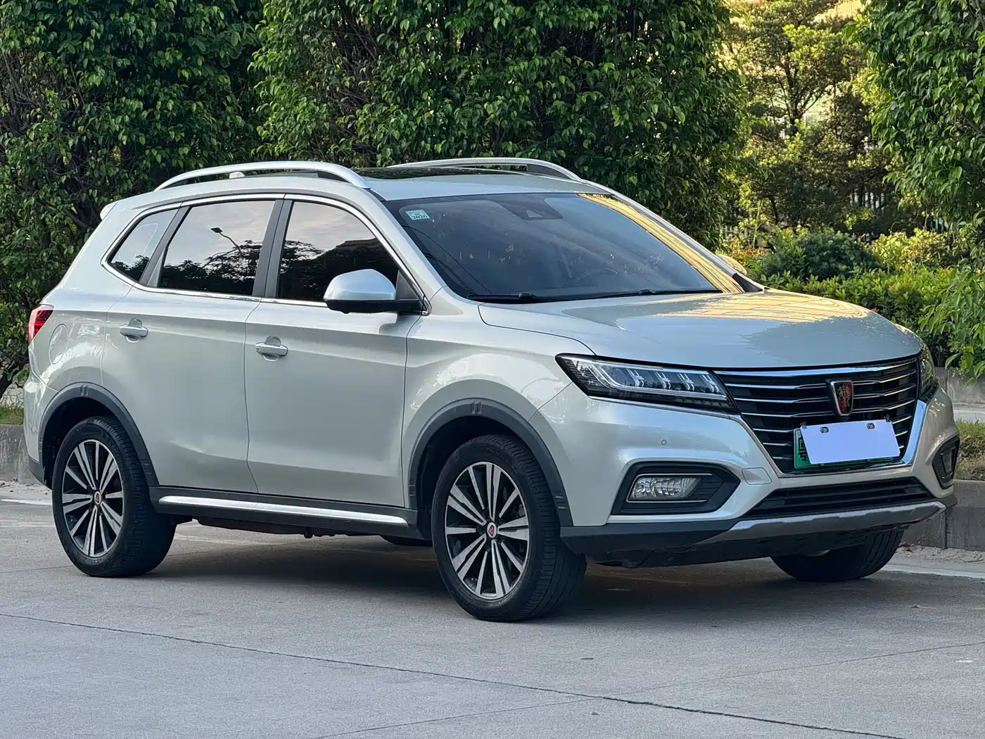 ROEWE RX5 NEW ENERGY