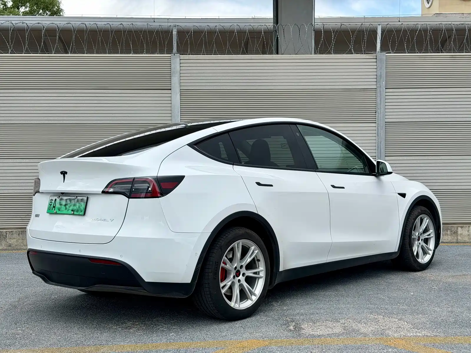 Фото 6 - Tesla Model Y