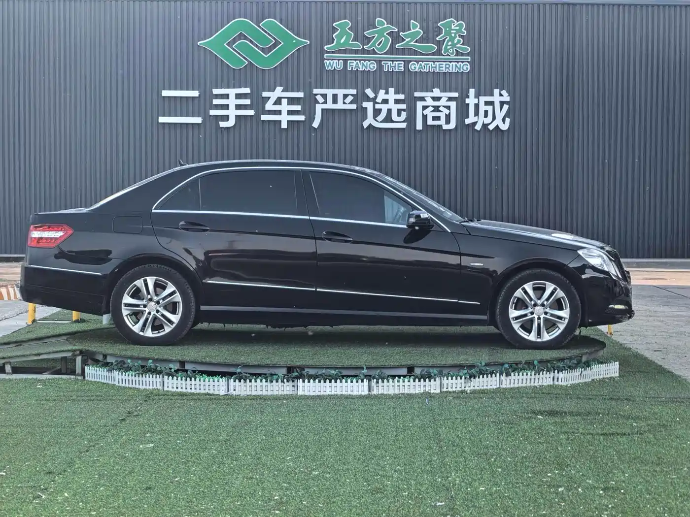 Mercedes-Benz E-Class 2011 E 260 L CGI Fashion фото 4