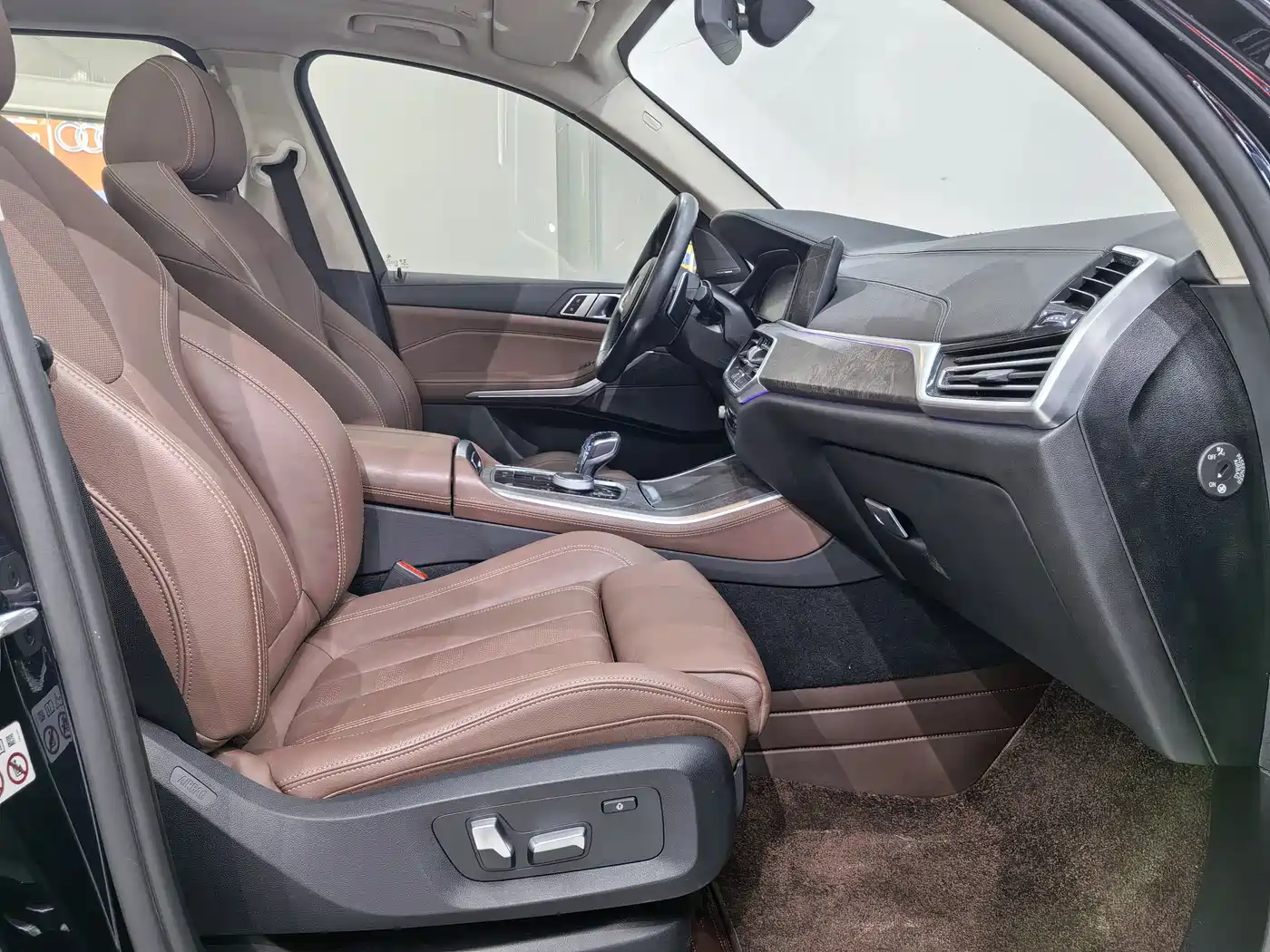 BMW X5 (Import) 2020 xDrive40i M Sport Package фото 14