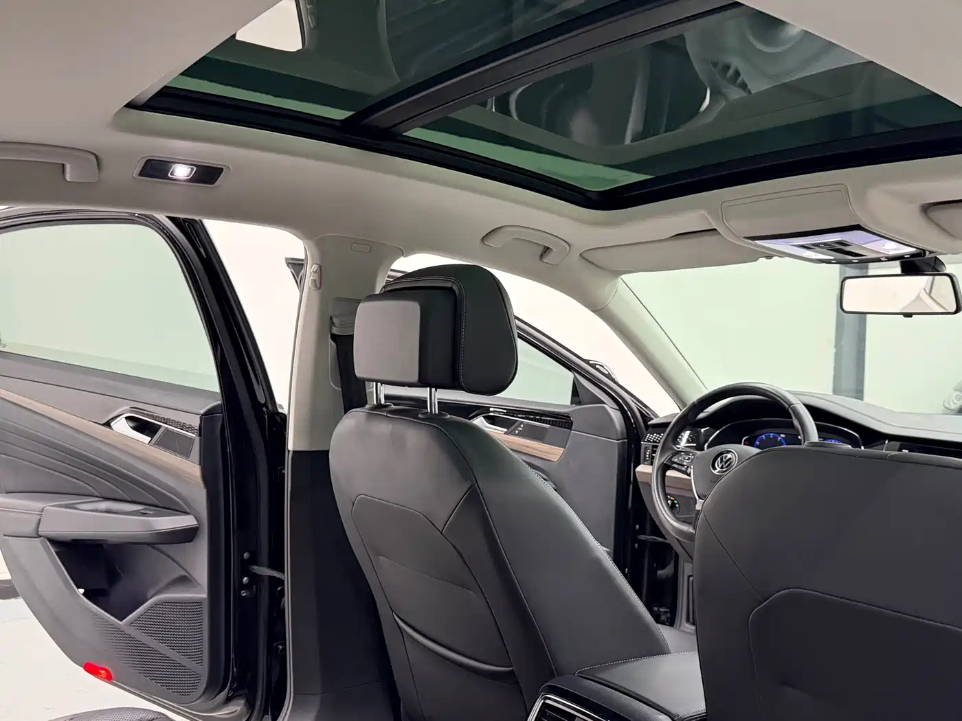 Volkswagen Passat 2020 Facelift 380TSI Luxury China VI фото 18