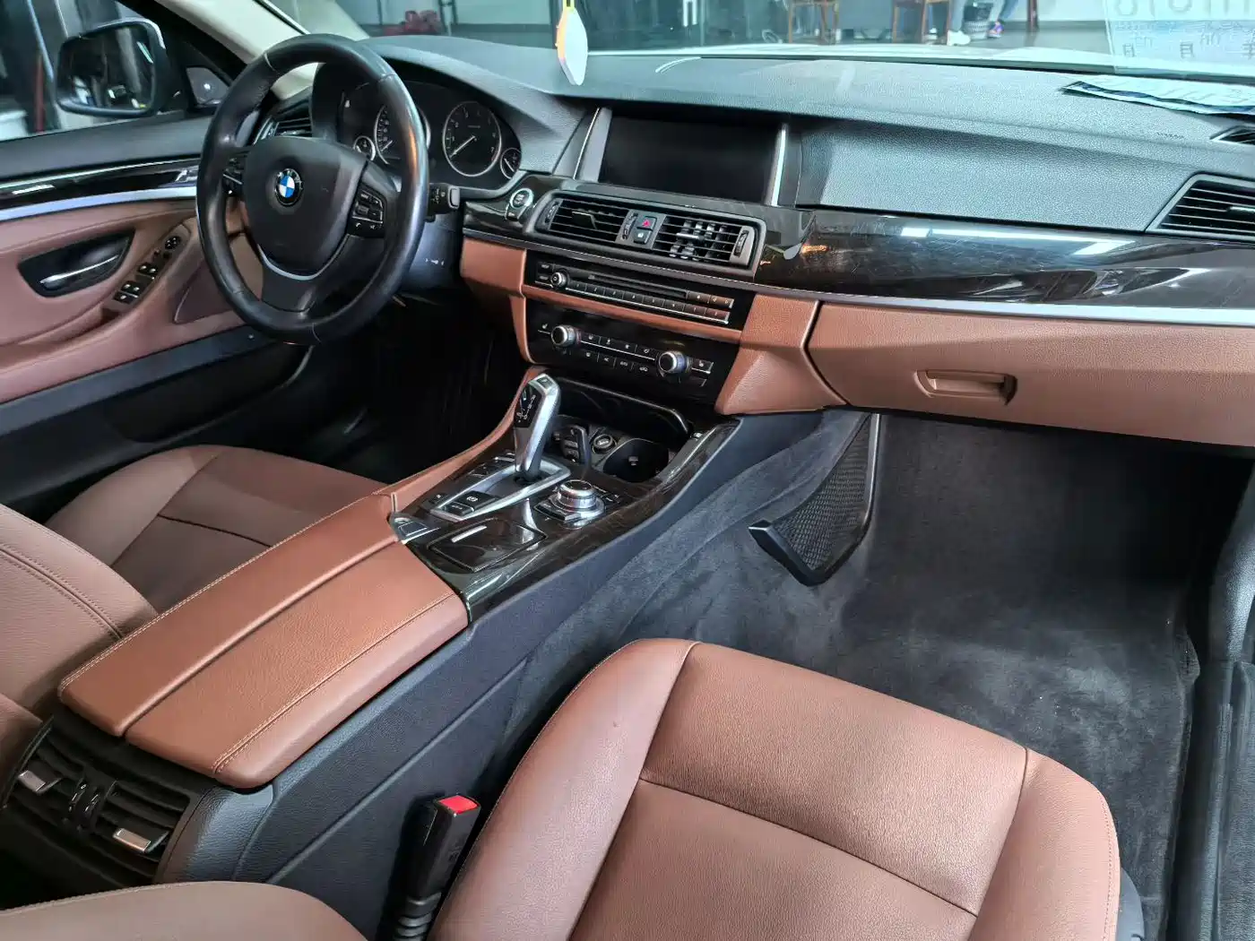 BMW 5 Series 2017 525Li Leading Edition фото 6