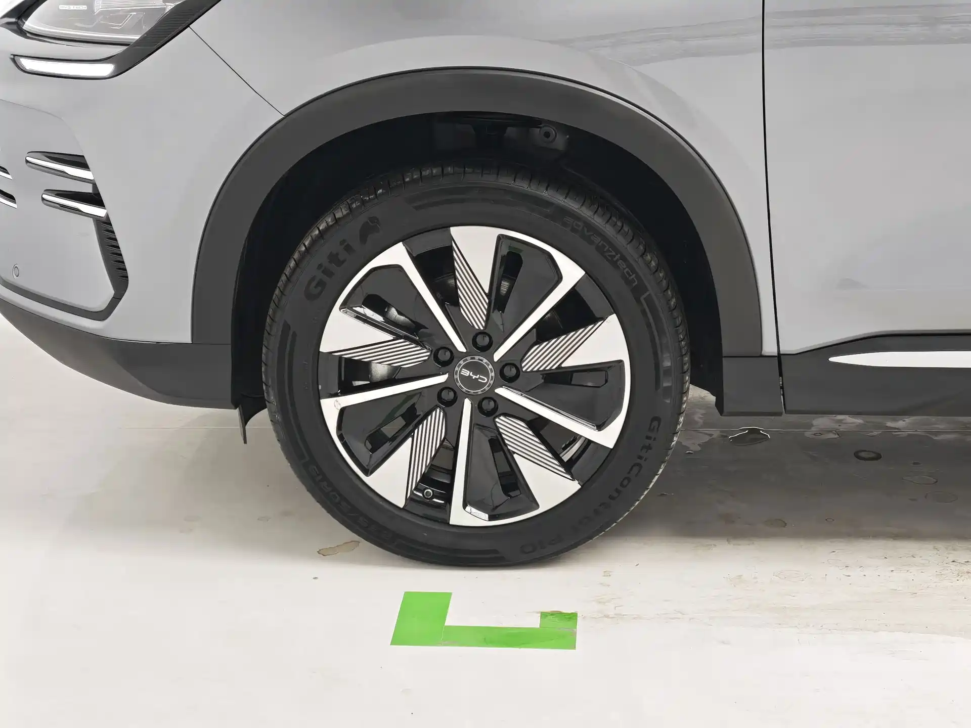 Photo 8 - BYD Song PLUS PHEV