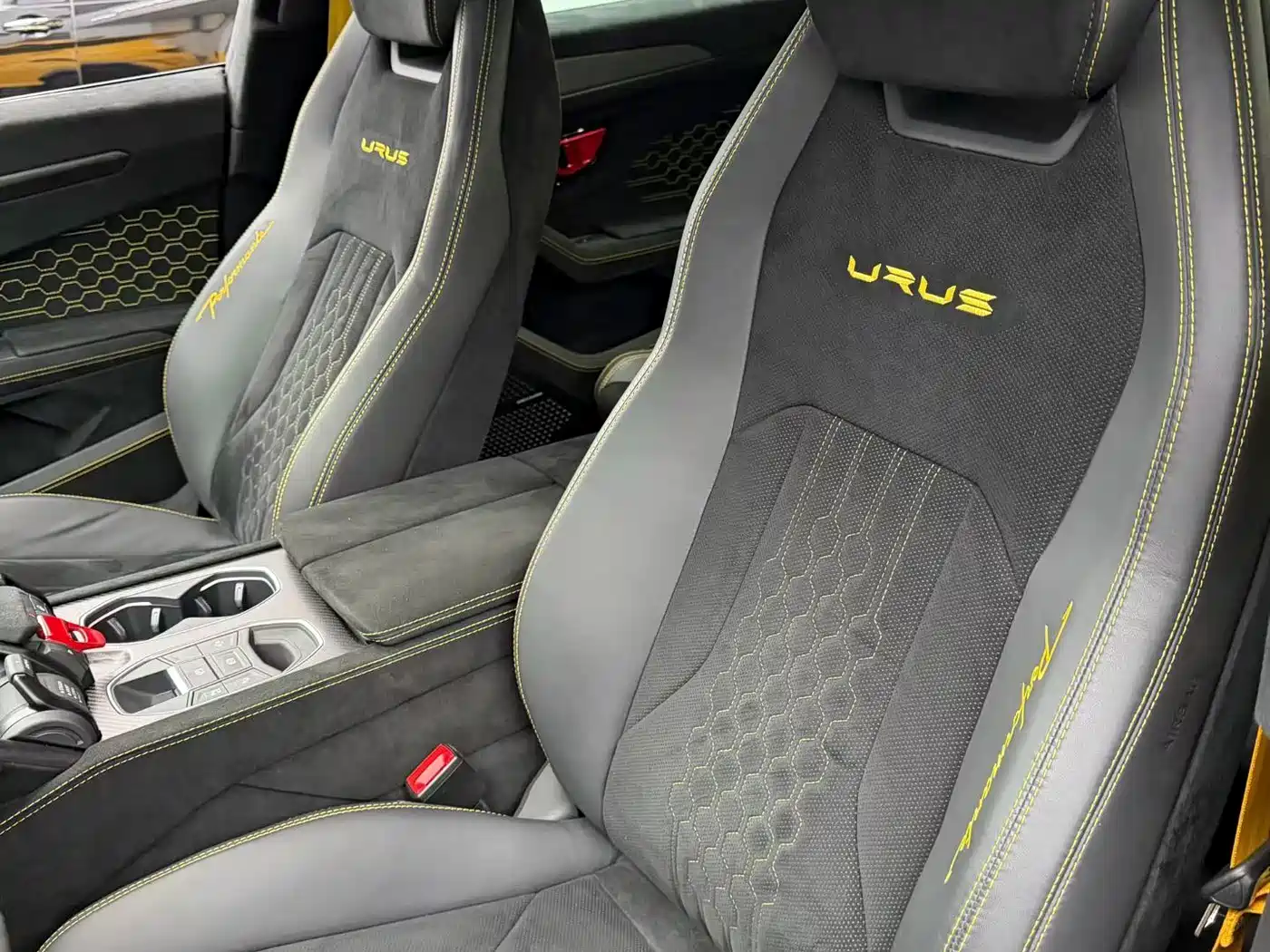 Lamborghini Urus 2022 4.0T V8 Performante фото 5
