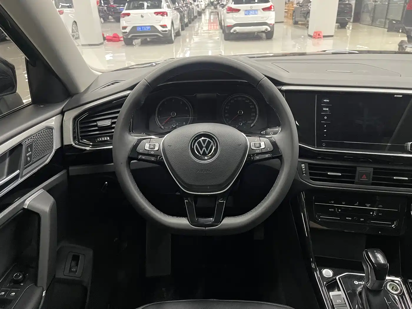 Volkswagen Tayron 2022 280TSI 2WD Luxury Smart Connect Edition фото 16