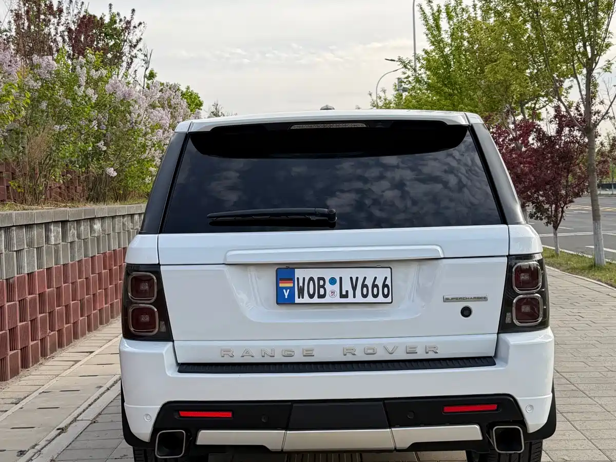 Land Rover Range Rover Sport 2011 5.0 SC V8 HSE фото 12