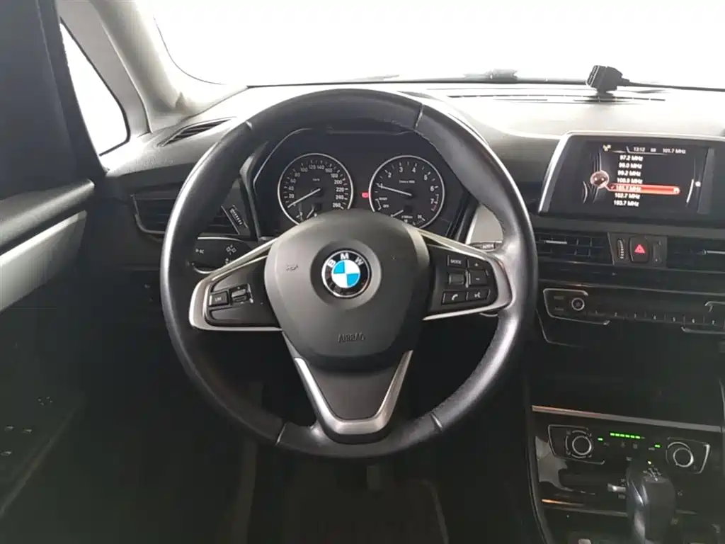 BMW 2 Series Touring 2016 218i Fashion Model фото 17