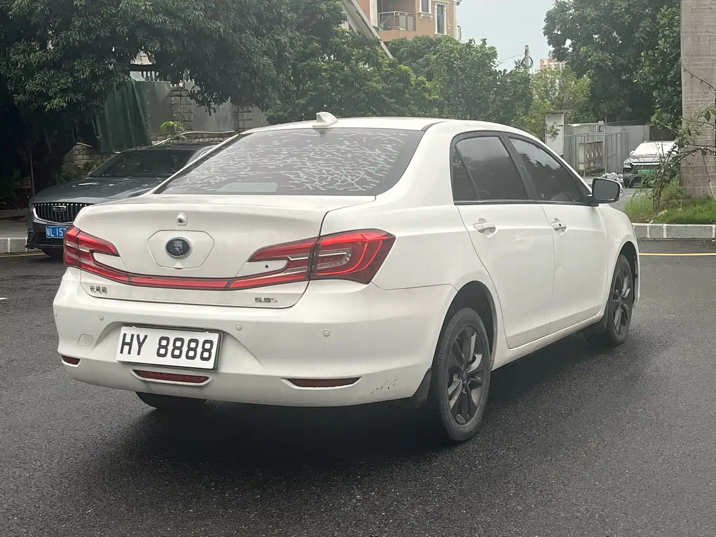 BYD Qin New Energy 2017 2017 1.5T Premium Model